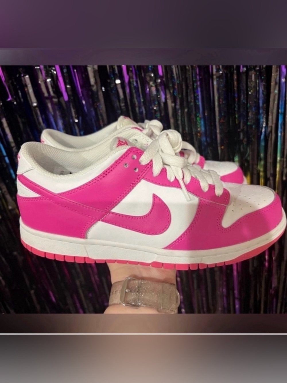 Big Kids Nike Dunks Pink and White size 6 is equivalent to women’s 7 1/2